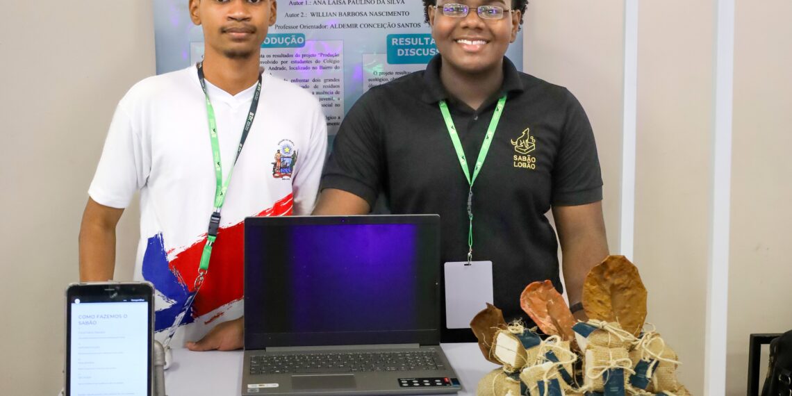 Estudantes do Subúrbio Ferroviário criam sabão sustentável de óleo vegetal