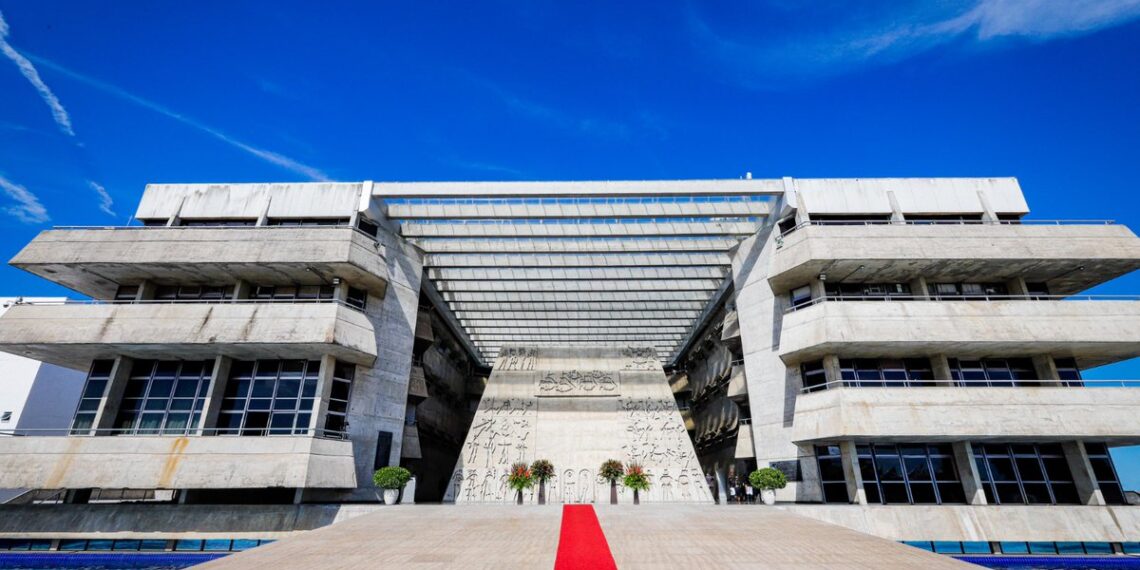 AL-BA aprova urgência para empréstimos de R$ 950 milhões