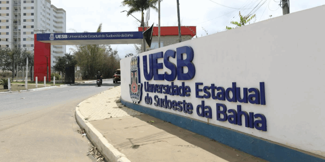 Escolas estaduais do Médio Rio de Contas celebram aprovações de estudantes na UESB