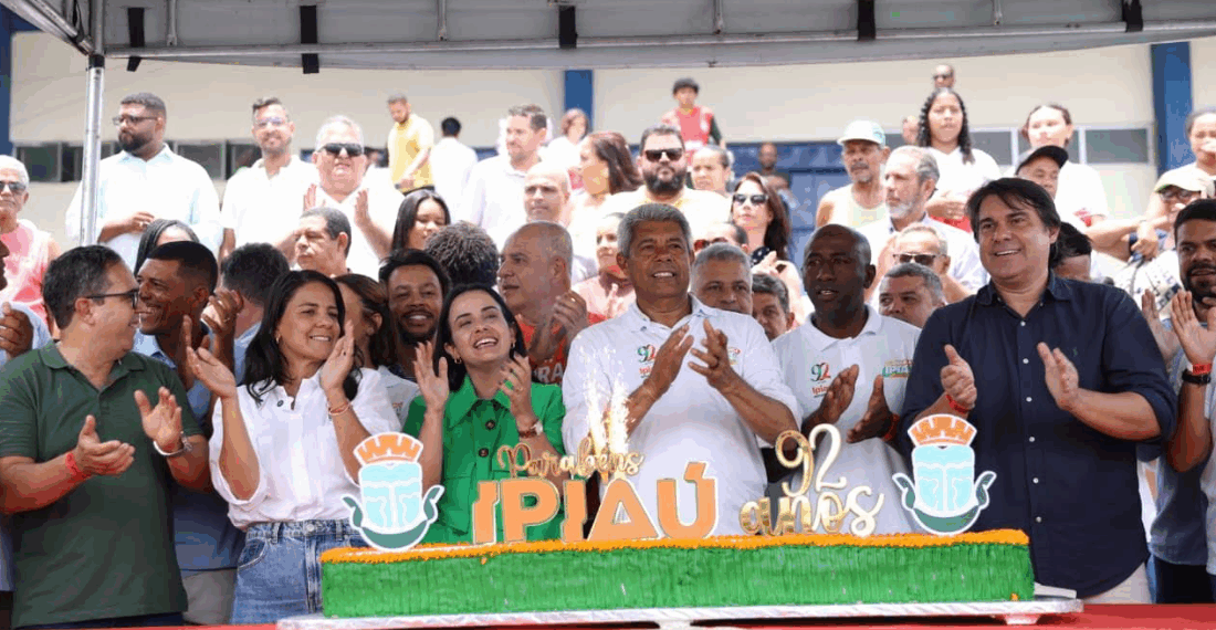 No dia que completa 92 anos, Ipiaú recebe inauguração de colégio estadual e complexo esportivo