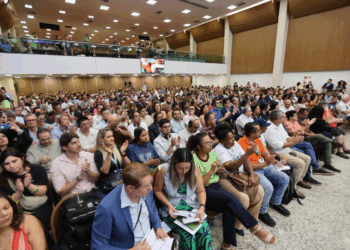 Bahia lança cinco editais para fortalecer cadeias produtivas da agricultura familiar durante encontro nacional de cooperativas