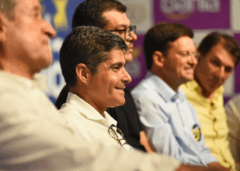 ‘Sim, sou candidato a governador da Bahia’, anuncia ACM Neto