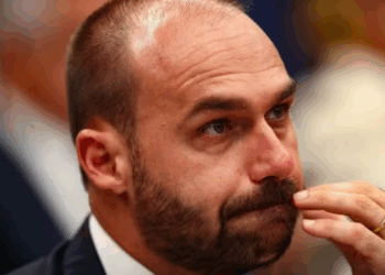 Eduardo Bolsonaro diz que cassação vira ‘medalha de honra’: ‘Essa história ainda não acabou’