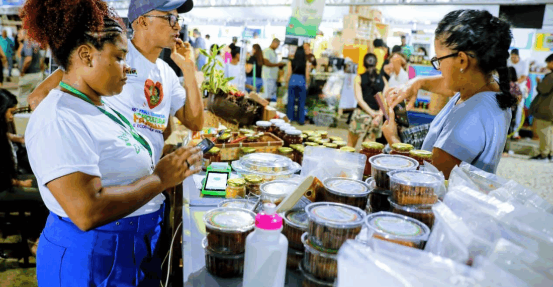 Feira Baiana reúne diversidade de orgânicos e movimenta o Parque Costa Azul