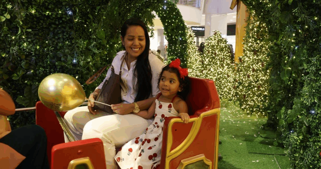 Com muitas luzes, música e emoção, Shopping Barra celebra a chegada do Natal