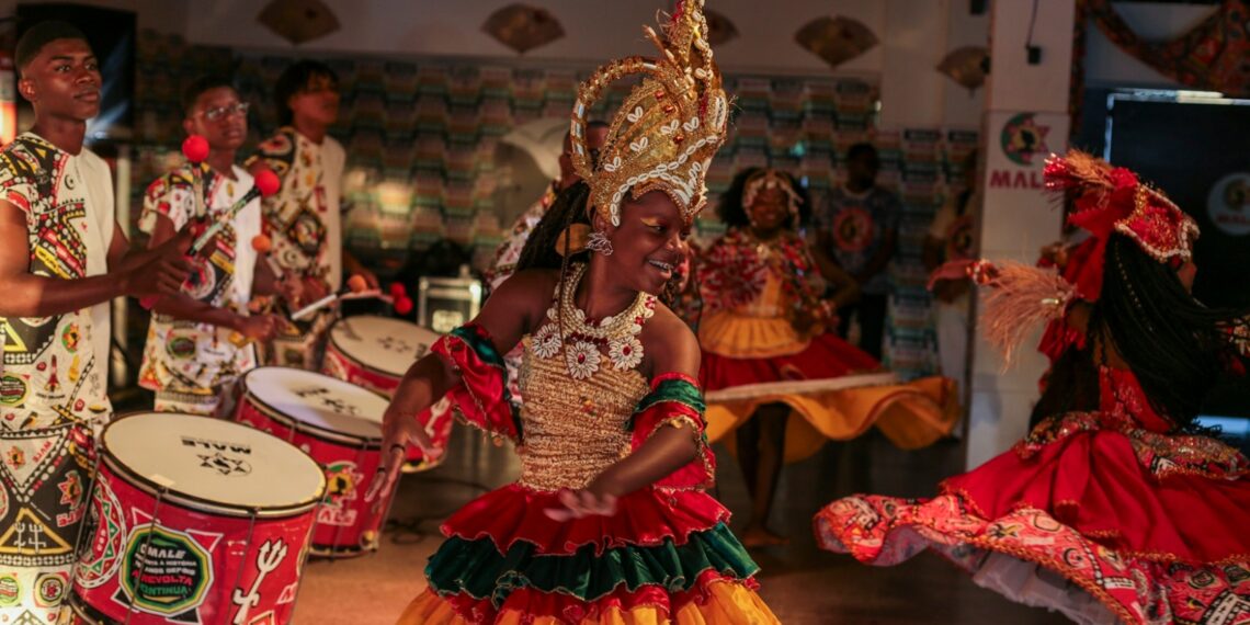 Quase 1 milhão de turistas visitam Salvador com receita de R$ 2 bilhões durante Novembro Salvador Capital Afro