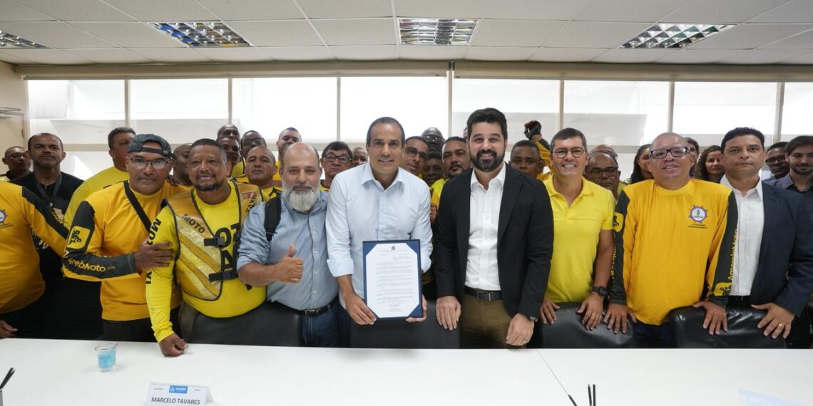 Prefeitura atualiza regras do mototáxi e anuncia chamamento em janeiro