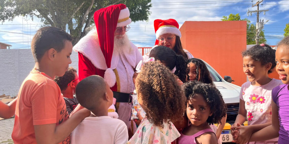 Carreata natalina marca entrega de presentes em campanha solidária do Boulevard Camaçari, Bahia Norte e Litoral Norte