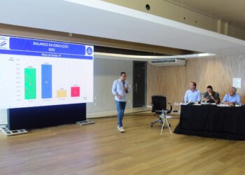 Prefeito coordena reunião do Plano Estratégico 2025-2028