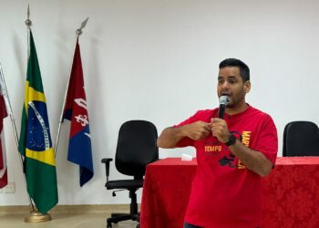 “Reajuste feito de forma autoritária, acima da inflação e sem debate na Câmara”, diz Tássio Brito sobre aumento na tarifa de ônibus em Salvador