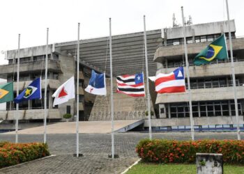 Alba e Câmara de Salvador marcam abertura do ano legislativo
