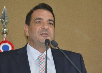 Assembleia decreta luto por três dias