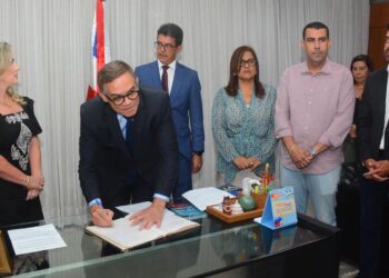 Luciano Ribeiro toma posse como deputado estadual na ALBA