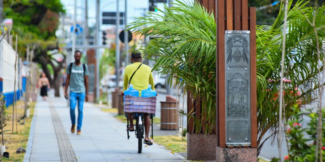 Às vésperas da Lavagem do Bonfim, obras do Caminho da Fé são restauradas após vandalismo