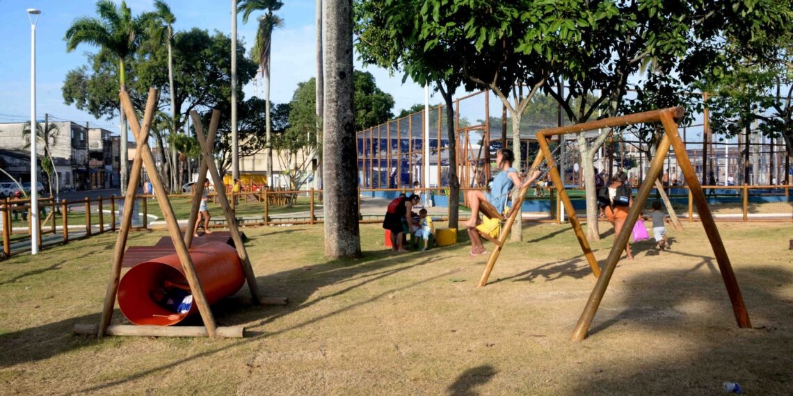 Praças infantis se espalham por Salvador e incentivam brincadeiras