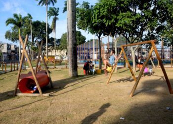 Praças infantis se espalham por Salvador e incentivam brincadeiras