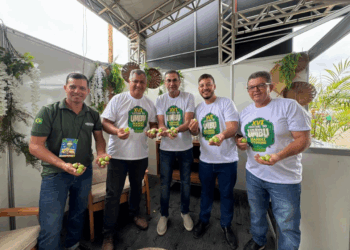 Deputado Hassan participa do maior festival de umbu de Manoel Vitorino e defende o cooperativismo e expansão dessa cultura