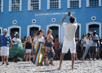 Bahia é 3º estado que mais aumentou faturamento com turismo em 2025