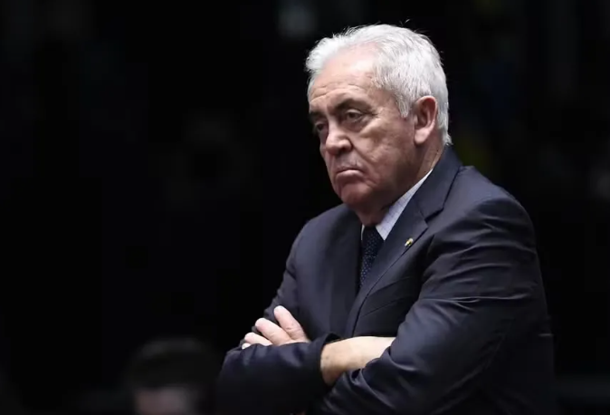 “Dois homens com distúrbios mentais”, diz Otto sobre tensão na Venezuela