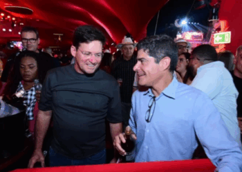 ACM Neto confirma João Roma como pré-candidato ao Senado