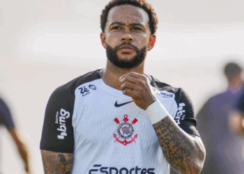 Jogador do Corinthians é notificado após foto em Salvador