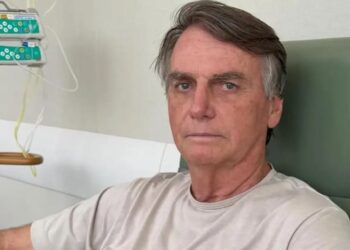 Moraes nega transferência de Bolsonaro para hospital após queda em cela