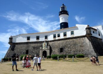 Salvador deve ter verão histórico e receber 3,6 milhões de visitantes