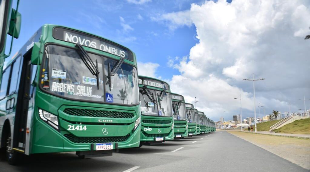 Prefeitura vai entregar 700 novos ônibus com ar condicionado em 2026