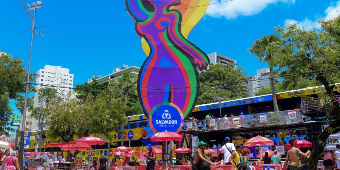 Prefeitura capacita ambulantes para a Festa de Iemanjá e Carnaval