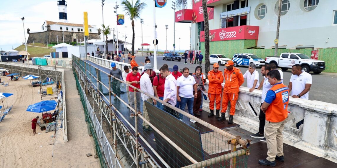 Prefeitura, Bombeiros e MP-BA vistoriam plataforma na Barra
