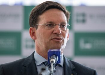 Roma acusa Rui de deixar a Bahia em caos na segurança