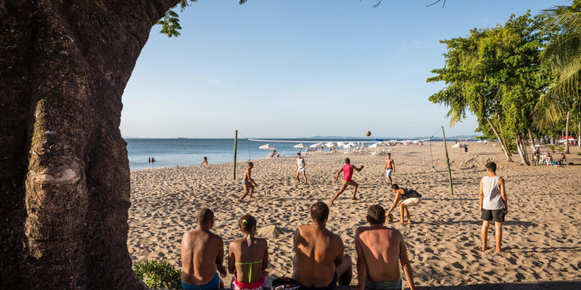 Rede Bahia realiza segunda edição do projeto ‘Arena Viver Verão’ na orla de Salvador  