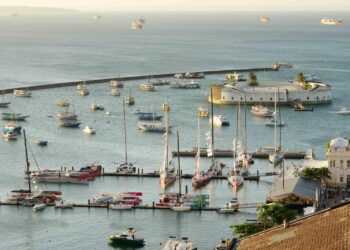 Prefeitura estuda transporte aquático em Salvador