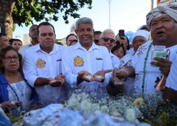 Fé e tradição marcam a Festa de Iemanjá em Salvador