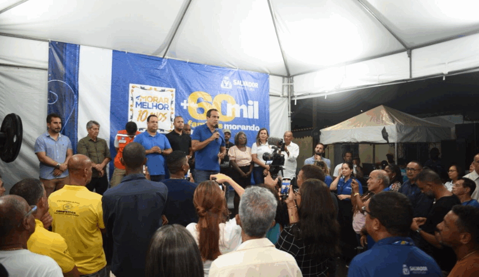 Prefeitura Entrega 147 Casas Reformadas em Cajazeiras XI