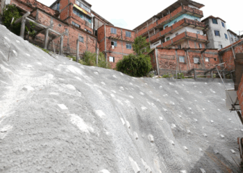 Prefeitura entrega contenção de encosta em São Marcos com R$ 3,2 mi