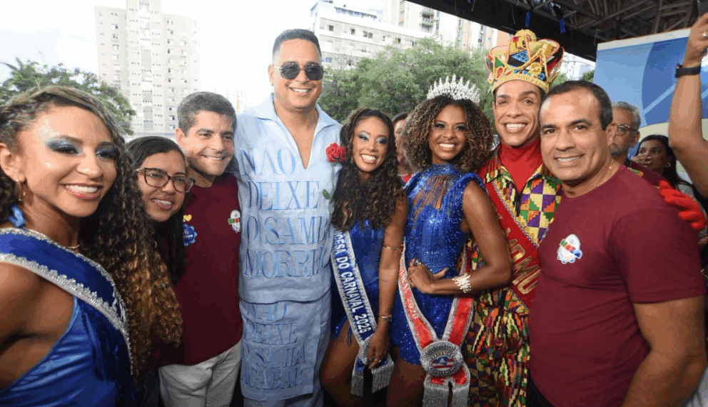 Prefeito entrega chave e abre o Carnaval de Salvador