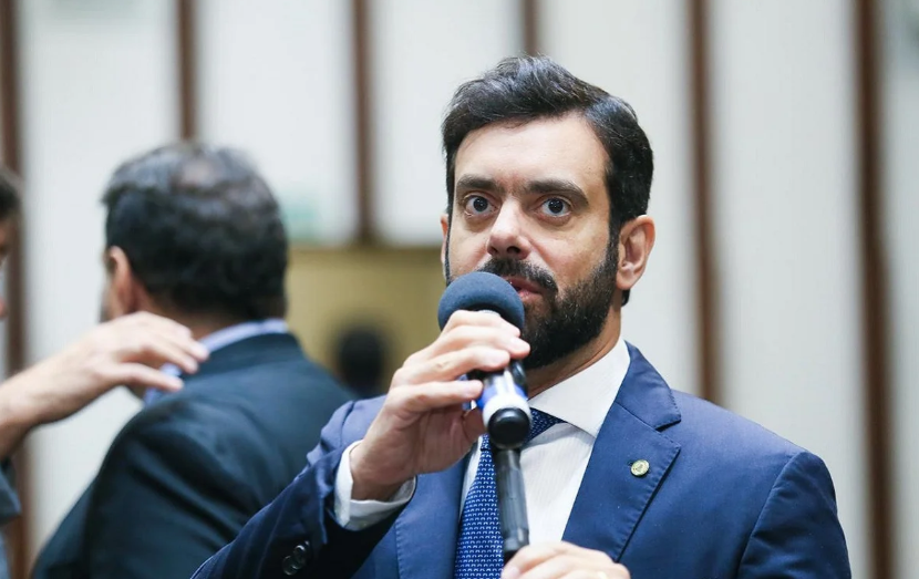 Líder da oposição diz que bancada da minoria crescerá na Alba