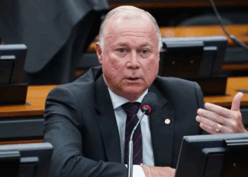 Paulo Azi vê consenso para votar jornada 6×1