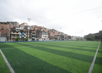 Prefeitura entrega 95º campo na Avenida Gal Costa