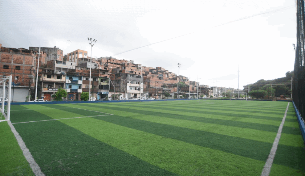 Prefeitura entrega 95º campo na Avenida Gal Costa