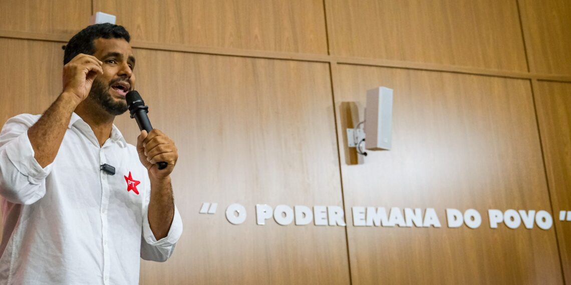 “Uma dinâmica de trabalho que é insustentável para a maioria dos brasileiros”, diz presidente estadual do PT sobre escala 6×1
