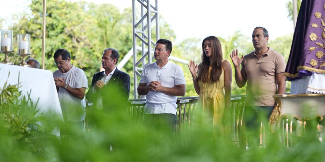 Bruno Reis participa da Caminhada Penitencial 2026