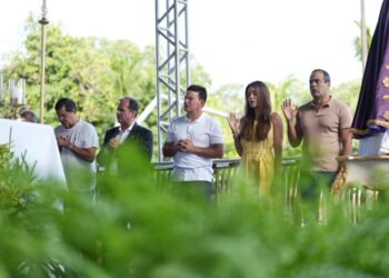 Bruno Reis participa da Caminhada Penitencial 2026