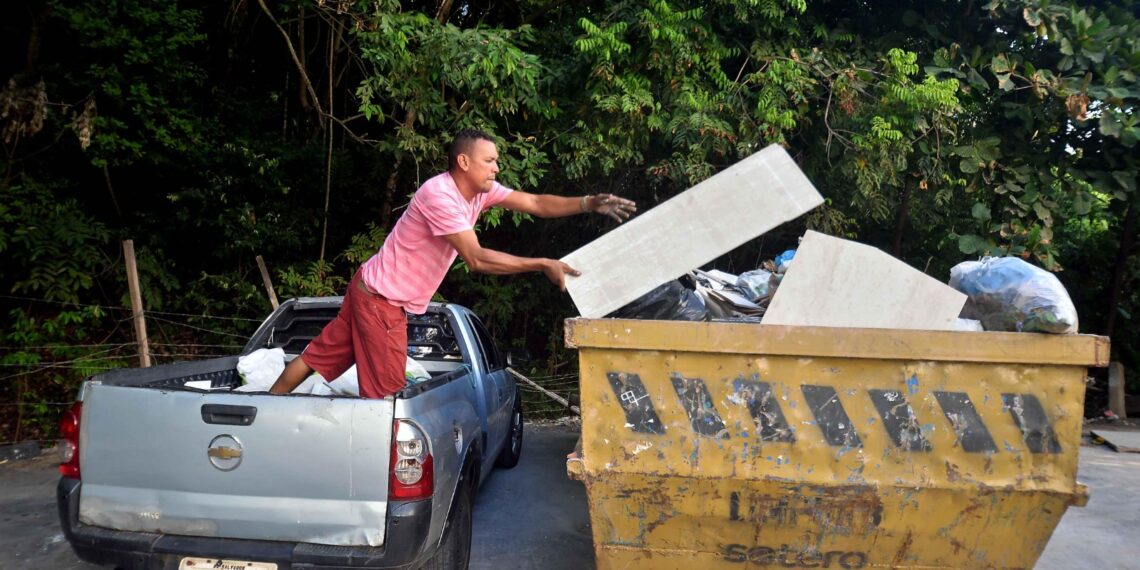 Descarte irregular de entulho gera multa; veja regras