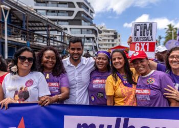 PT Bahia participa de ato pela vida das mulheres neste 8 de março