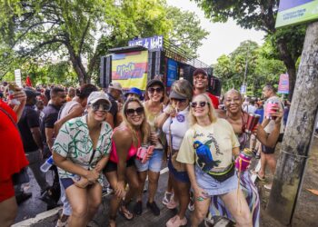 Salvador celebra 477 anos com apresentação do Mudei de Nome no Dique do Tororó