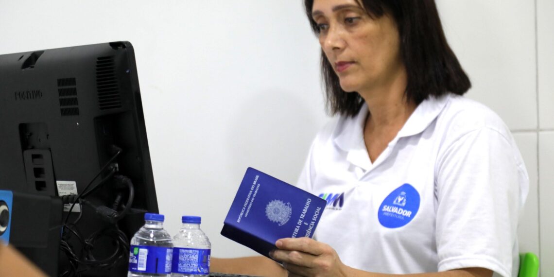 Salvador lidera geração de empregos no Nordeste em 2026