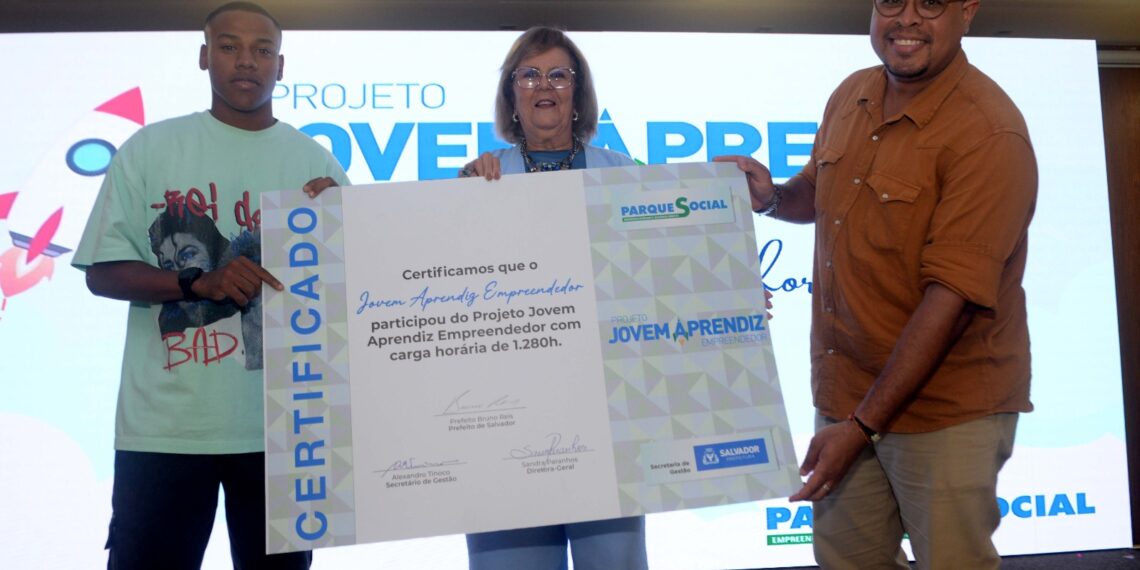 Prefeitura certifica 500 jovens pelo programa Jovem Aprendiz Empreendedor