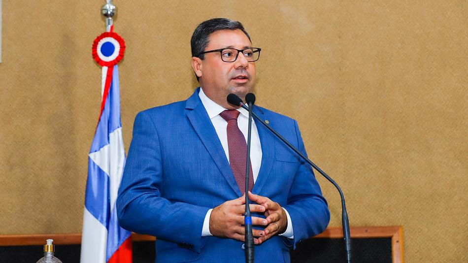 Penalva propõe homenagear Frei Gilson com a Comenda 2 de Julho